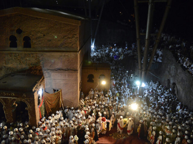 Lalibela-1 https://untoldethiopiatours.com/wp-content/uploads/2025/01/IMG_3888-1280x854-1-640x480.jpg